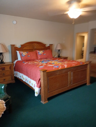 Annie Oakley Guest Room and Suite